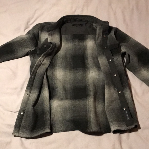 Roark Mens Small flannel shirt jacket. Charcoal, poly, wool, acrylic blend. - Picture 8 of 11